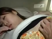 韓國女友睡覺搞她小咪咪受不了起來啪啪啪